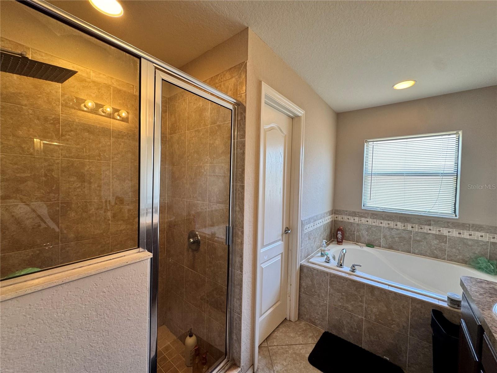 LAKERIDGE ESTATES - Residential