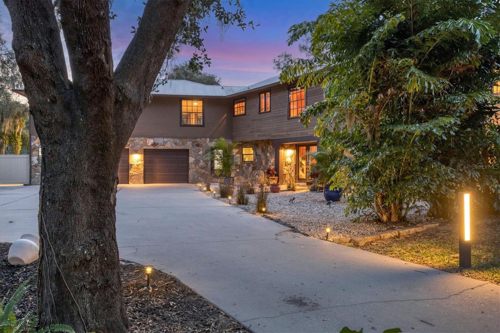 SHADOW OAKS - Residential