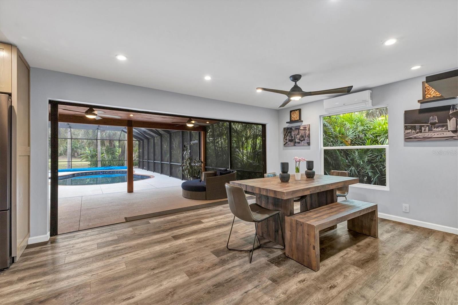 SHADOW OAKS - Residential