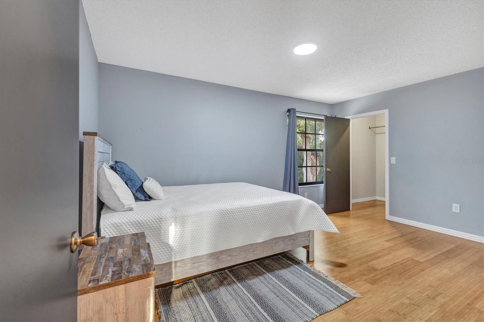 SHADOW OAKS - Residential