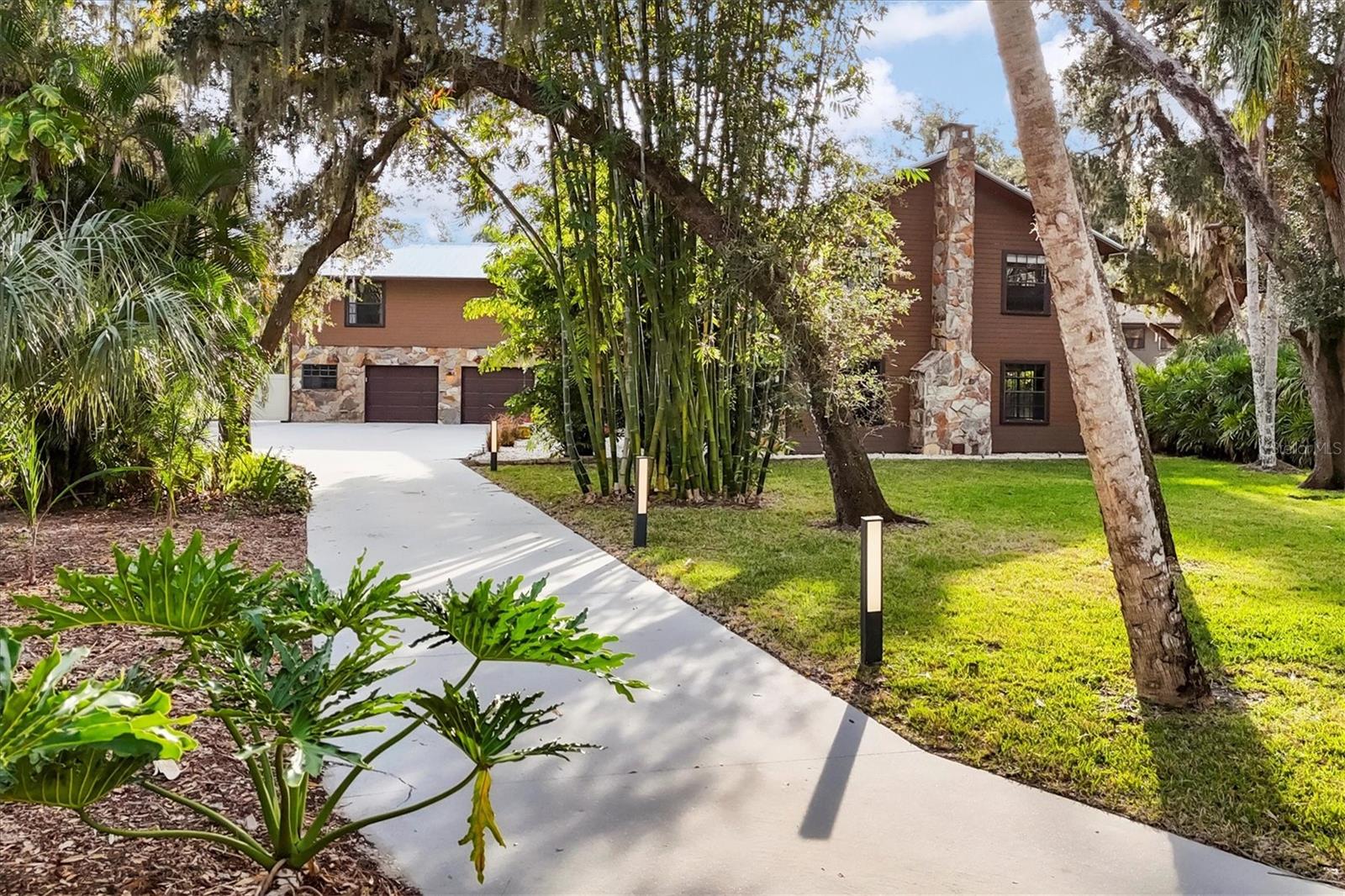 SHADOW OAKS - Residential