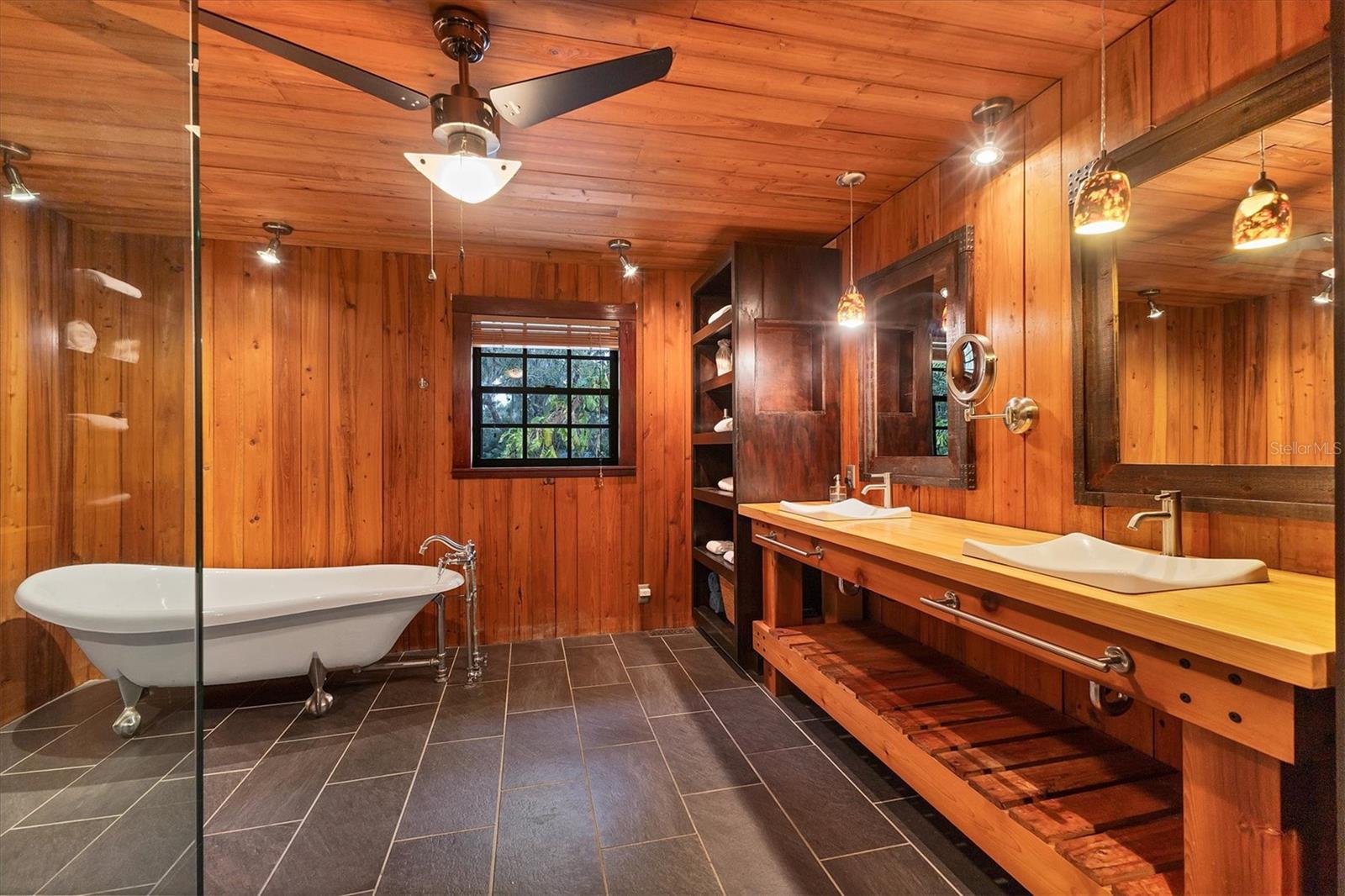 SHADOW OAKS - Residential