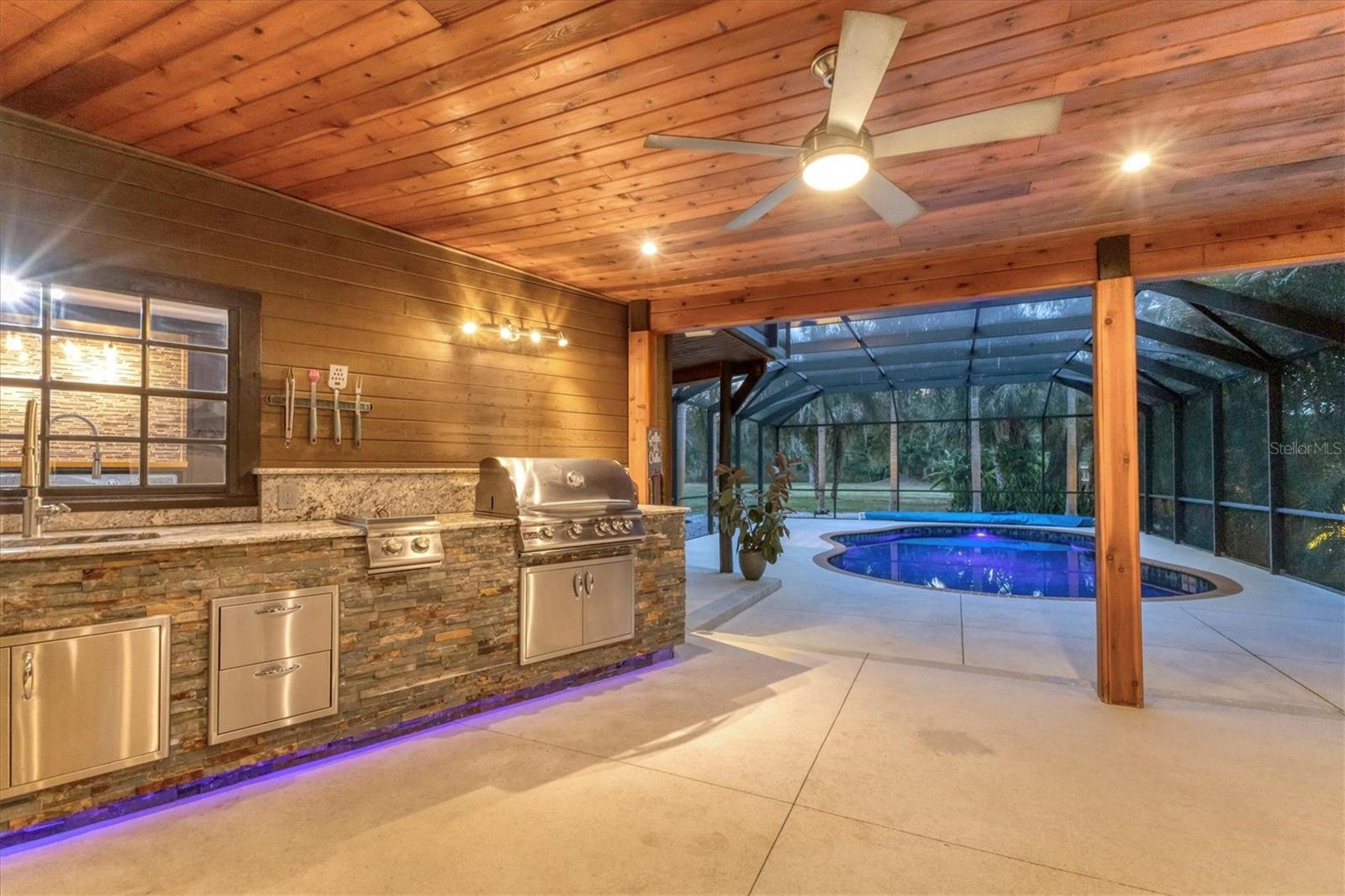 SHADOW OAKS - Residential