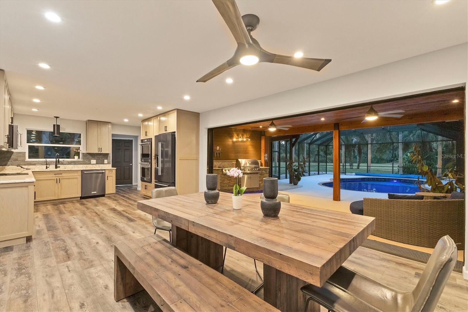 SHADOW OAKS - Residential