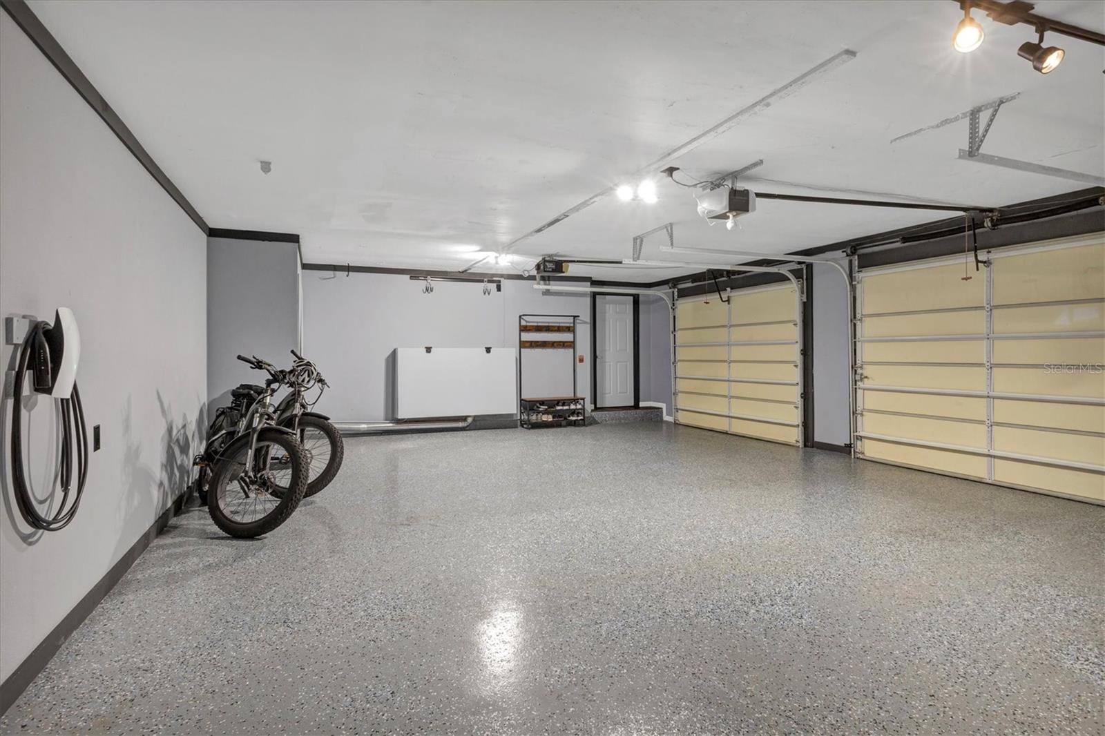 SHADOW OAKS - Residential