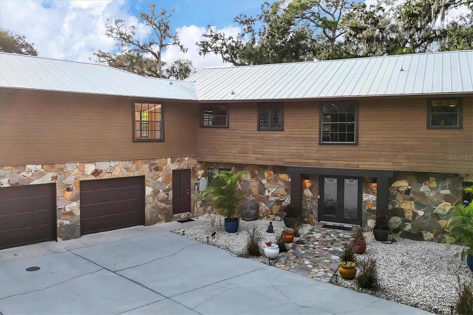 SHADOW OAKS - Residential