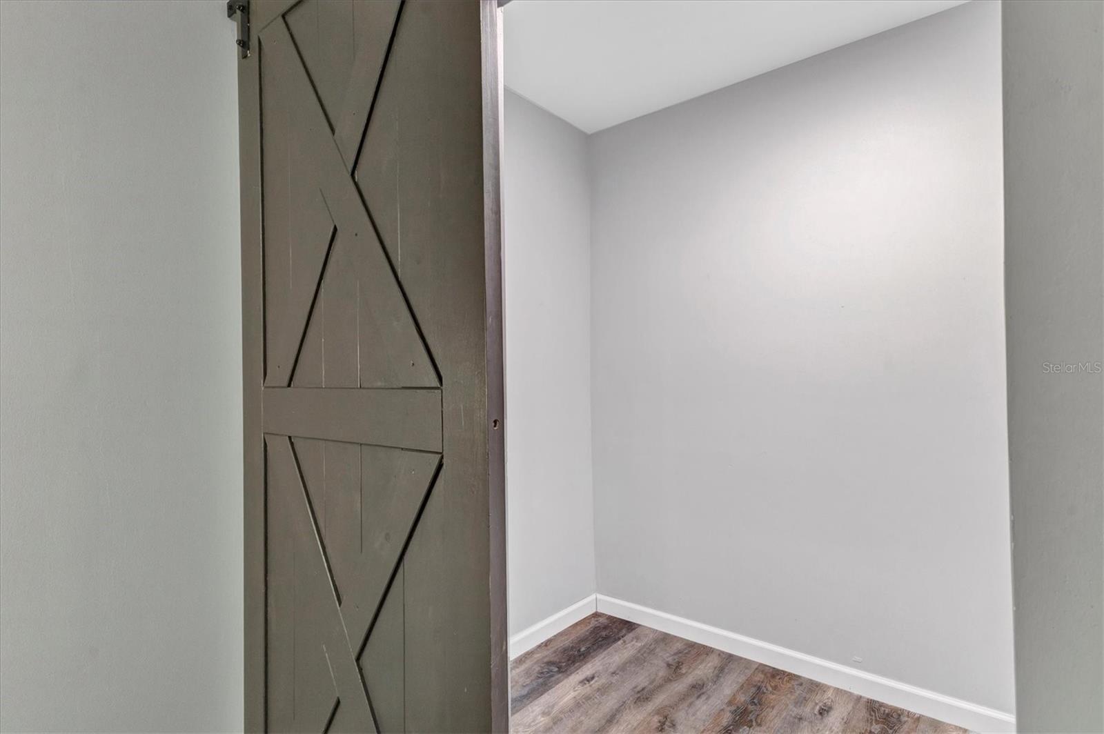 SHADOW OAKS - Residential