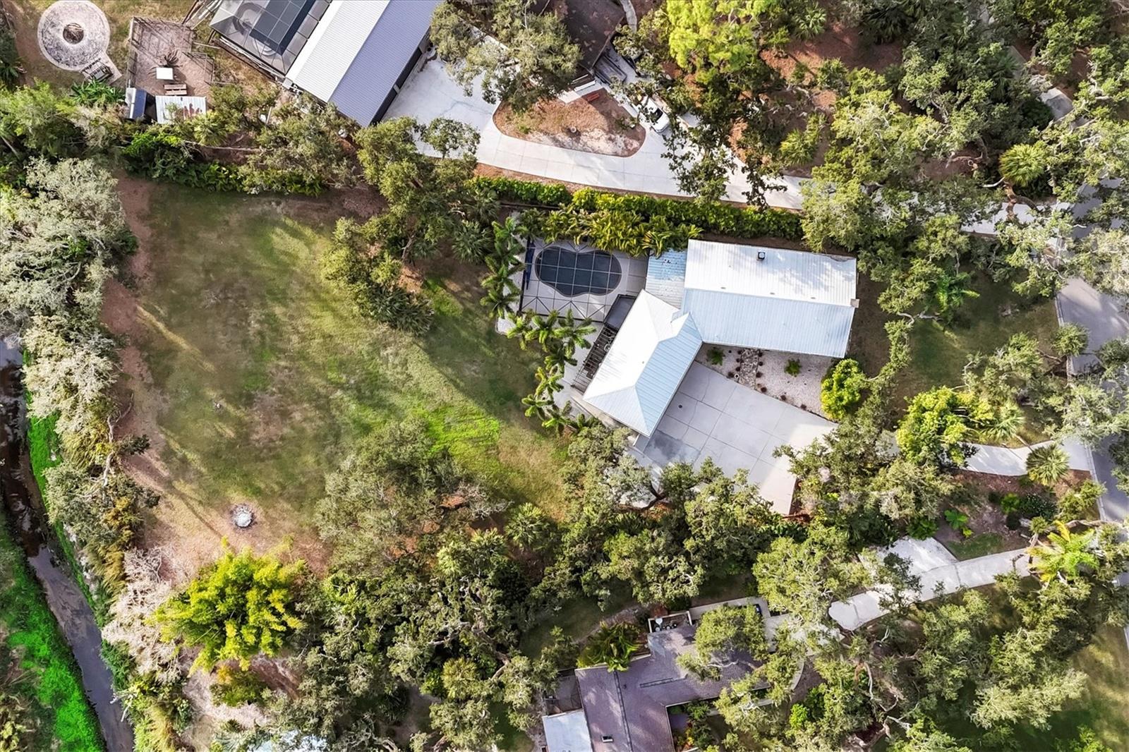 SHADOW OAKS - Residential