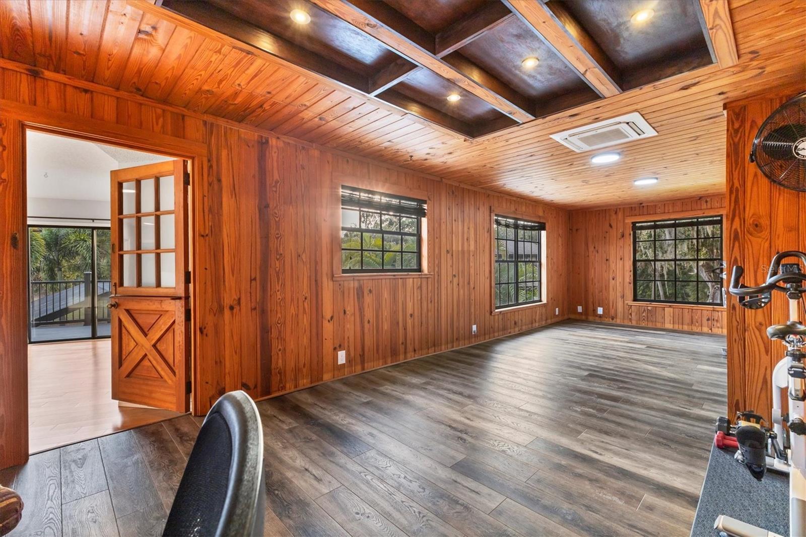 SHADOW OAKS - Residential