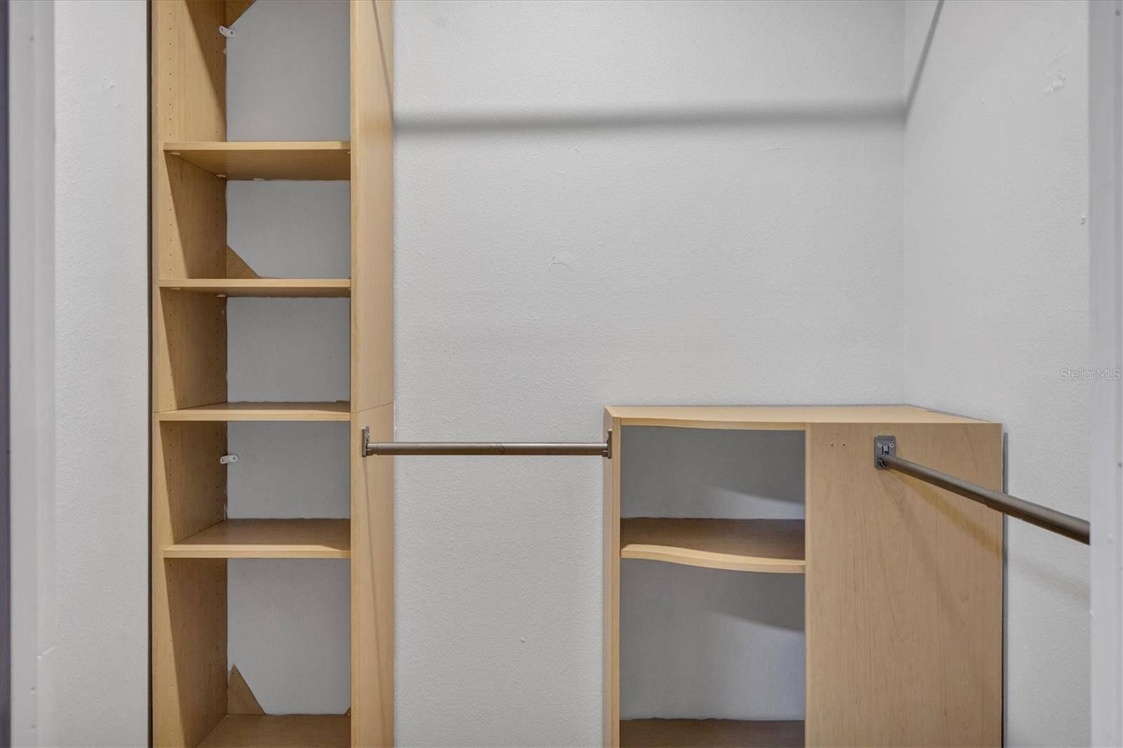 SHADOW OAKS - Residential