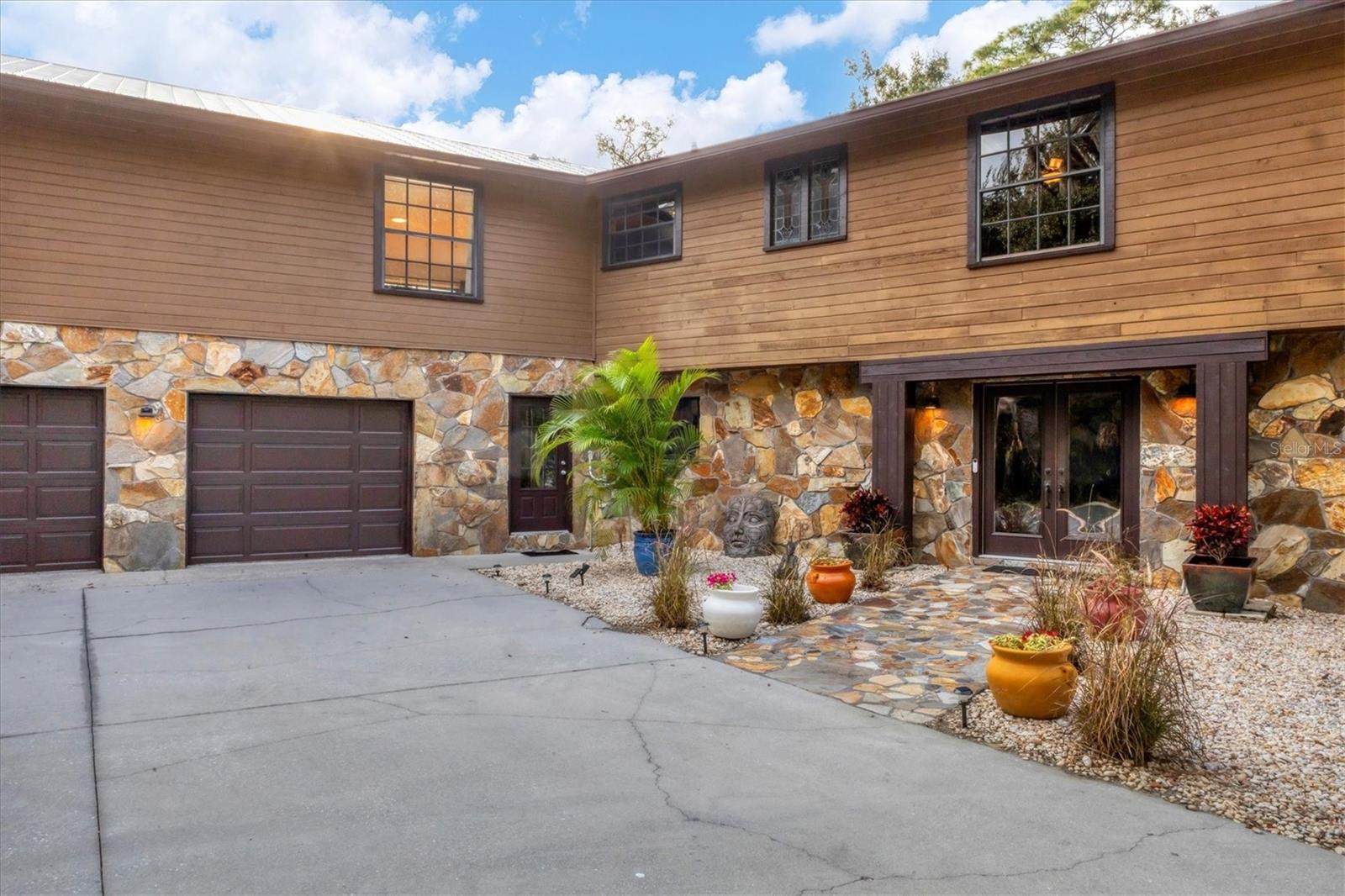 SHADOW OAKS - Residential