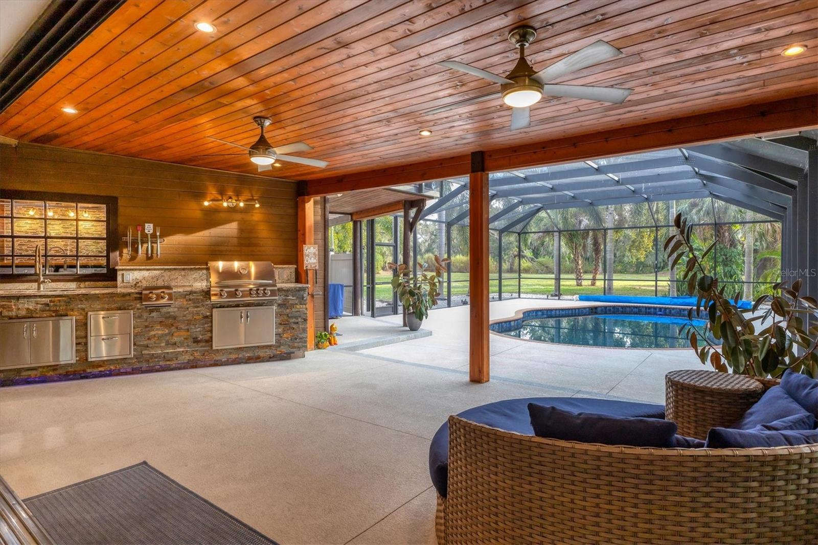 SHADOW OAKS - Residential