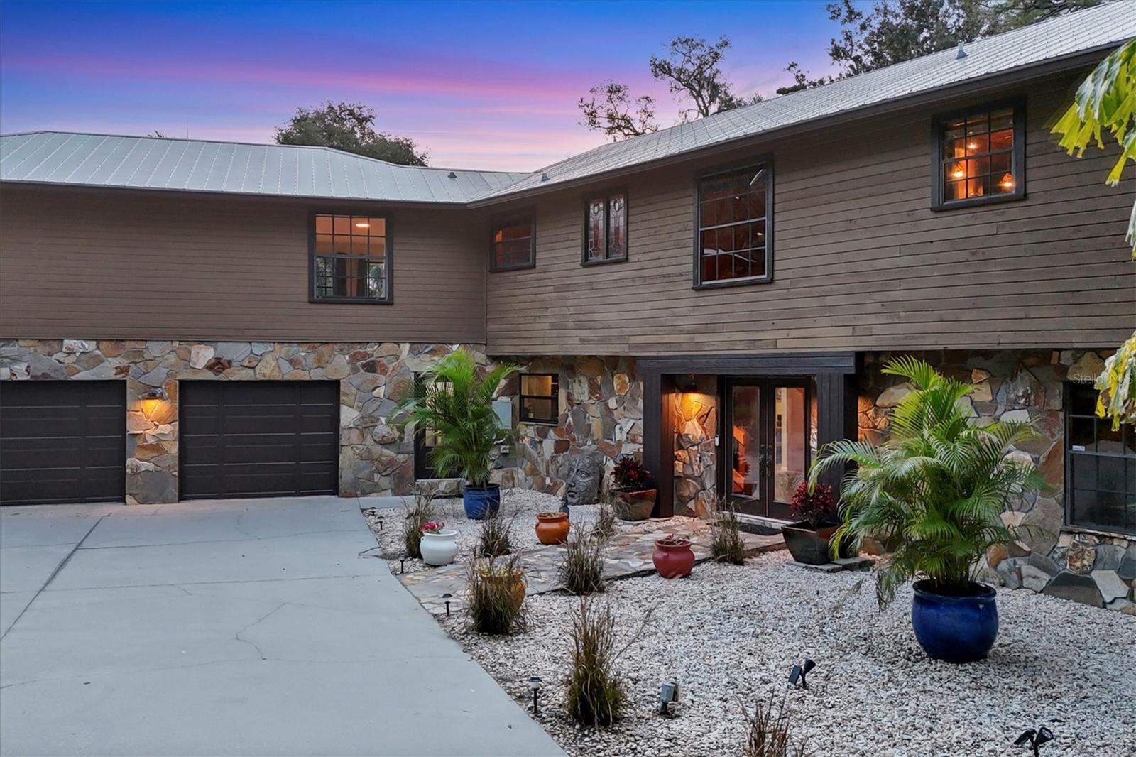 SHADOW OAKS - Residential