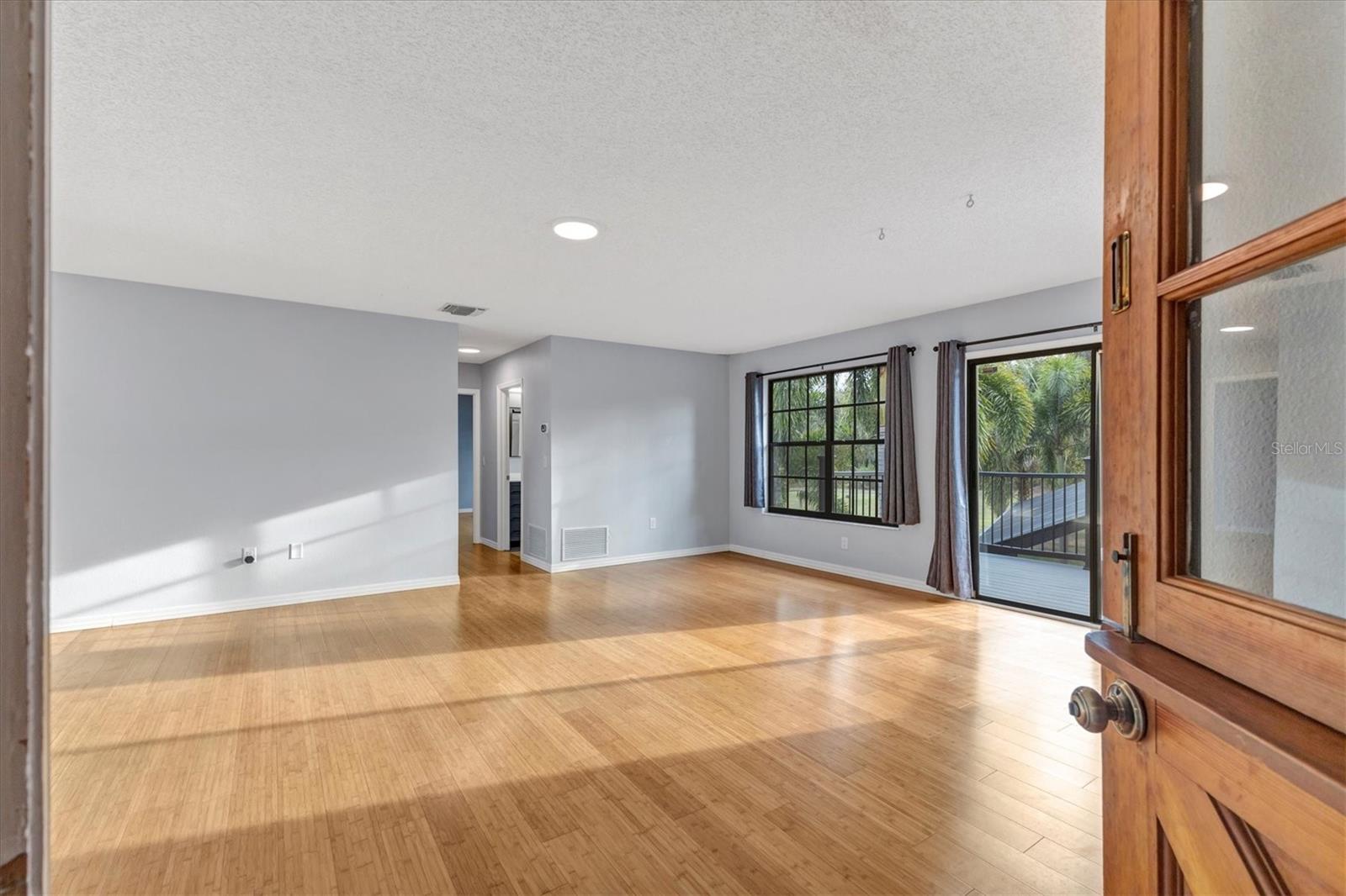 SHADOW OAKS - Residential