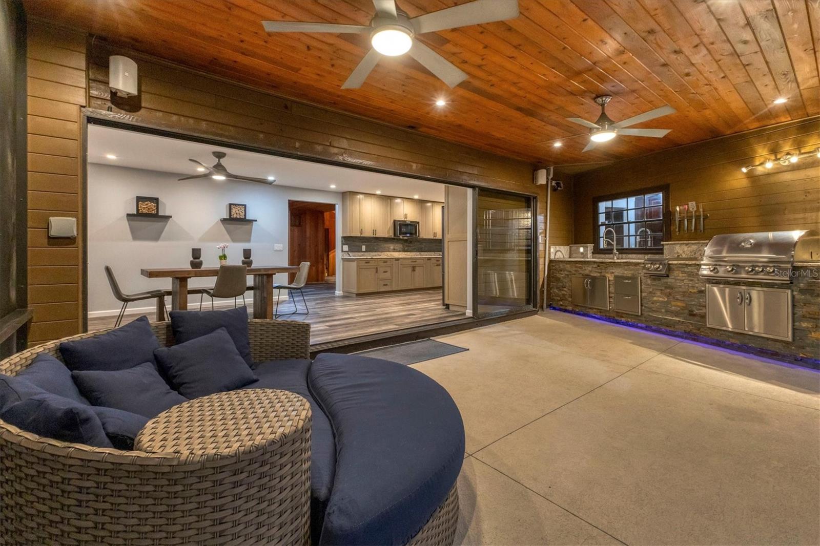 SHADOW OAKS - Residential