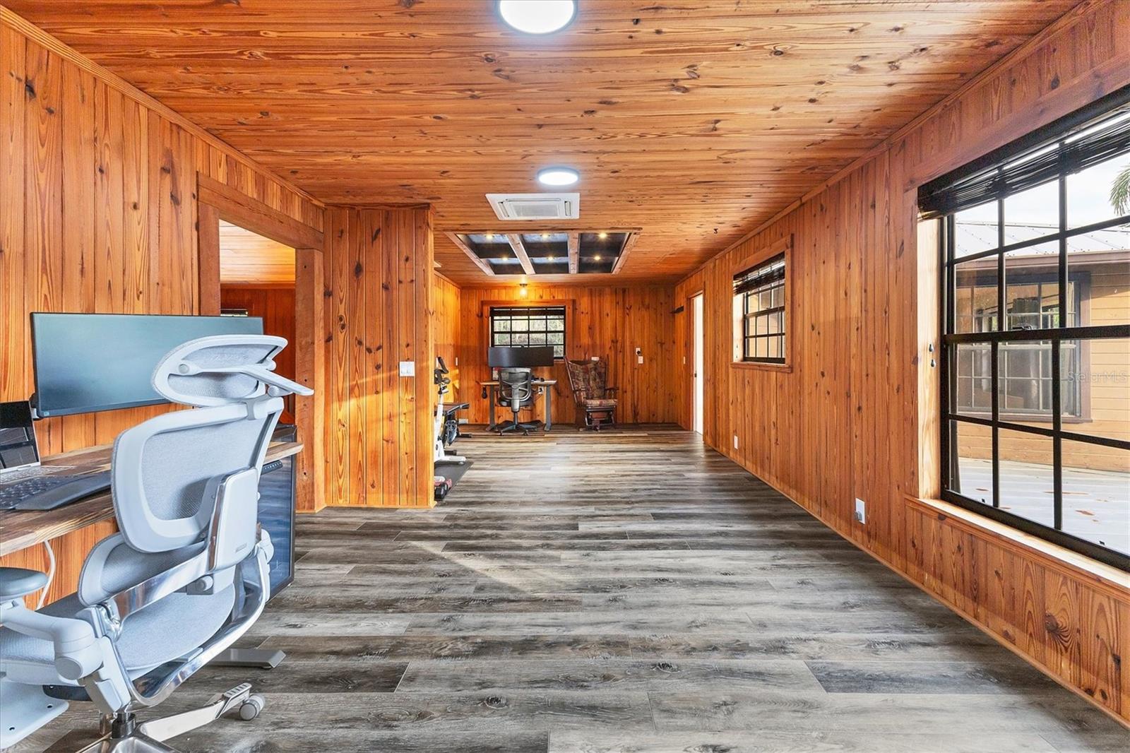 SHADOW OAKS - Residential