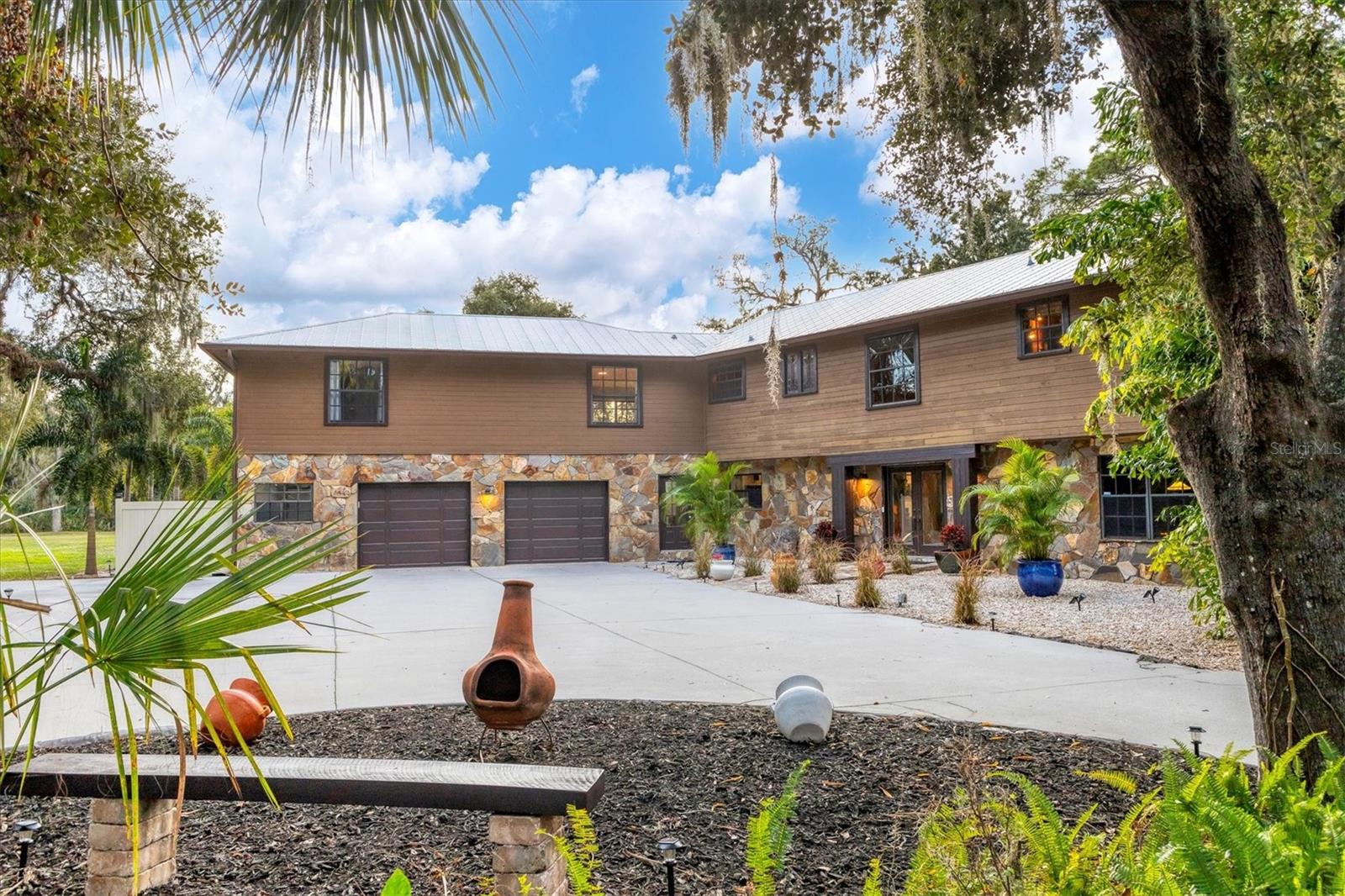 SHADOW OAKS - Residential