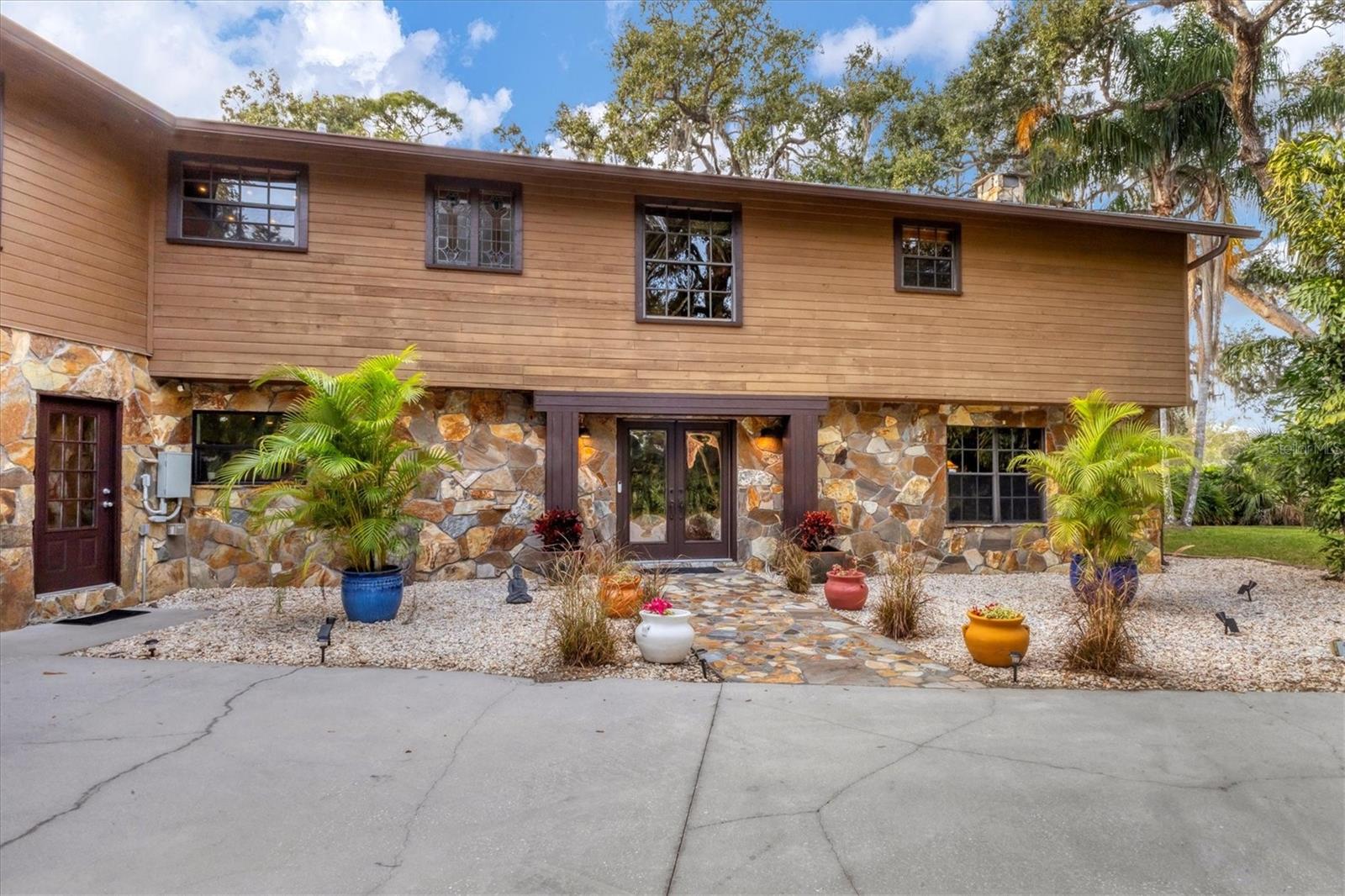 SHADOW OAKS - Residential