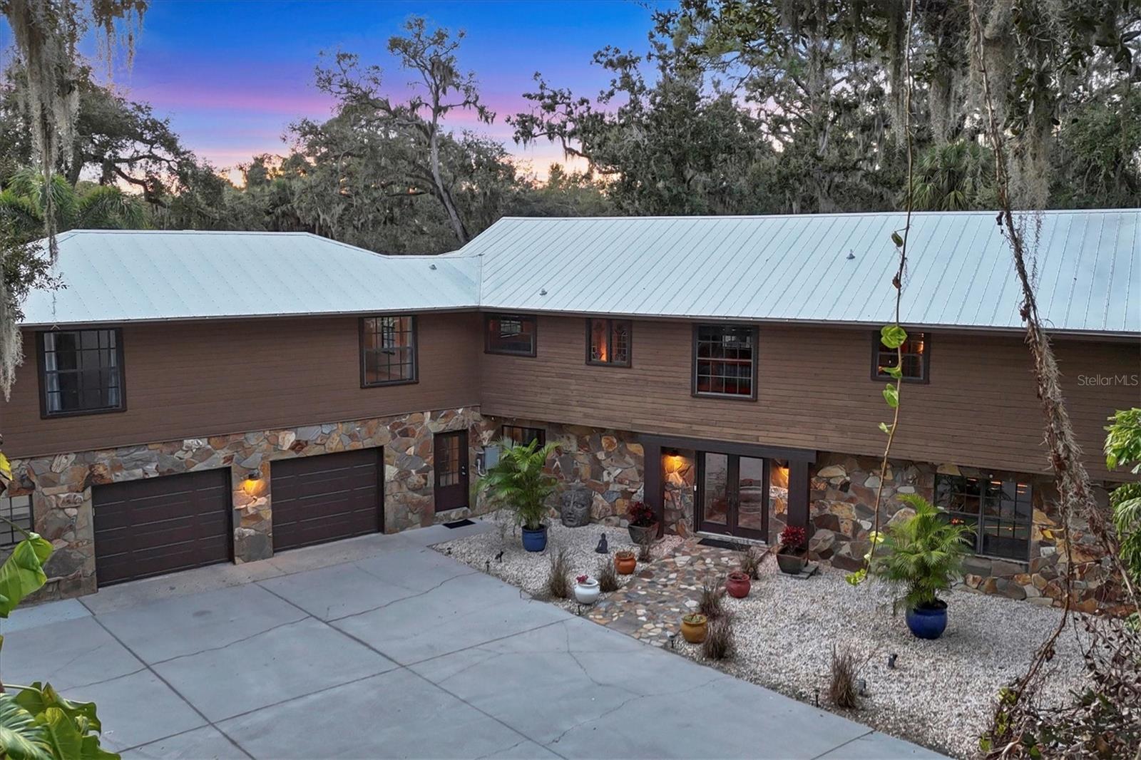 SHADOW OAKS - Residential