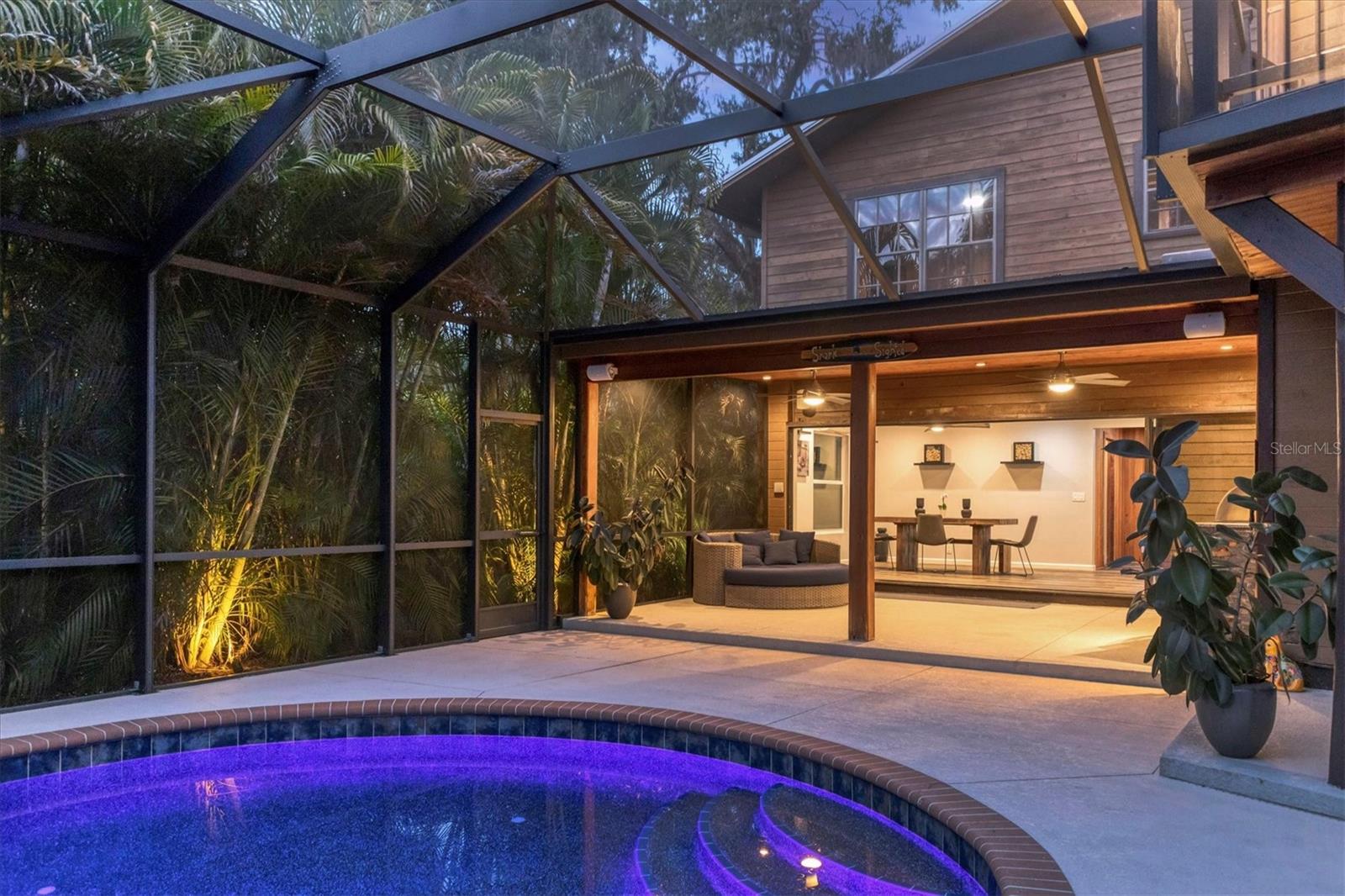 SHADOW OAKS - Residential