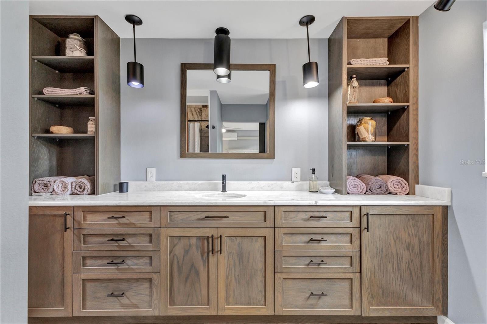 SHADOW OAKS - Residential