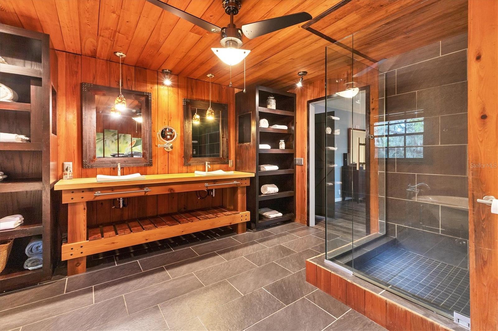 SHADOW OAKS - Residential