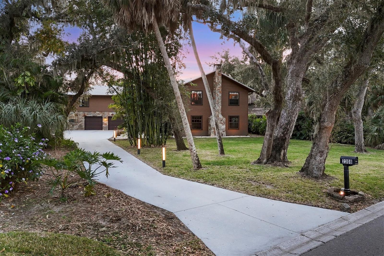 SHADOW OAKS - Residential