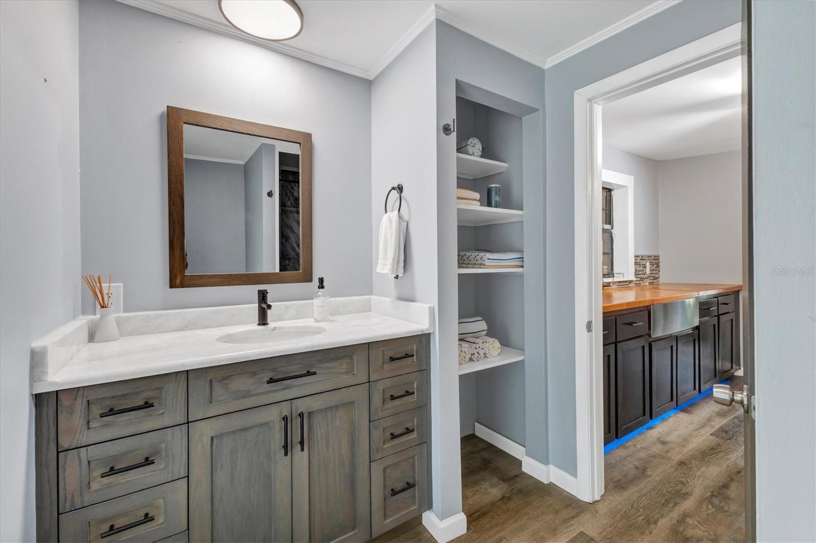 SHADOW OAKS - Residential