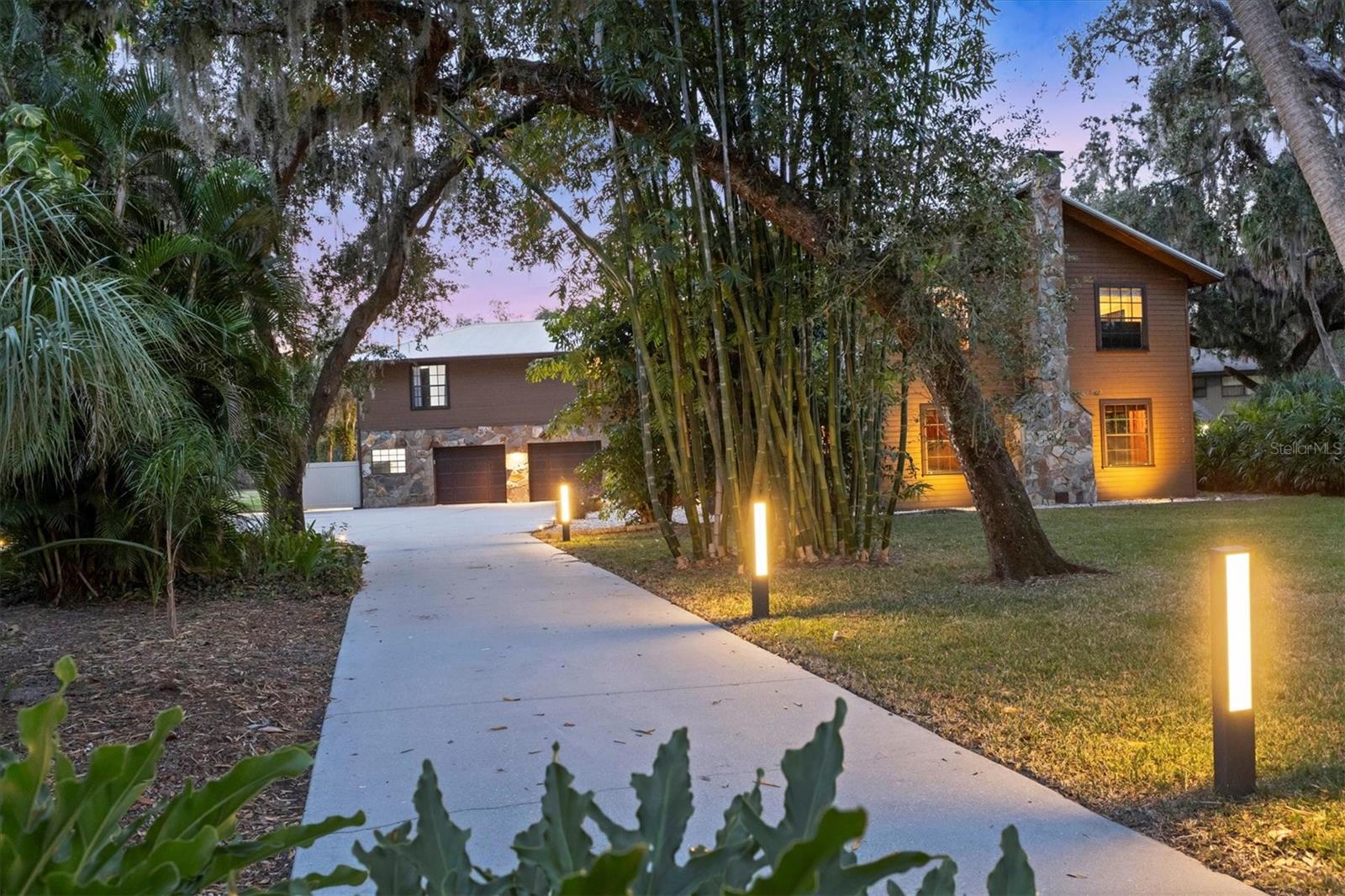 SHADOW OAKS - Residential