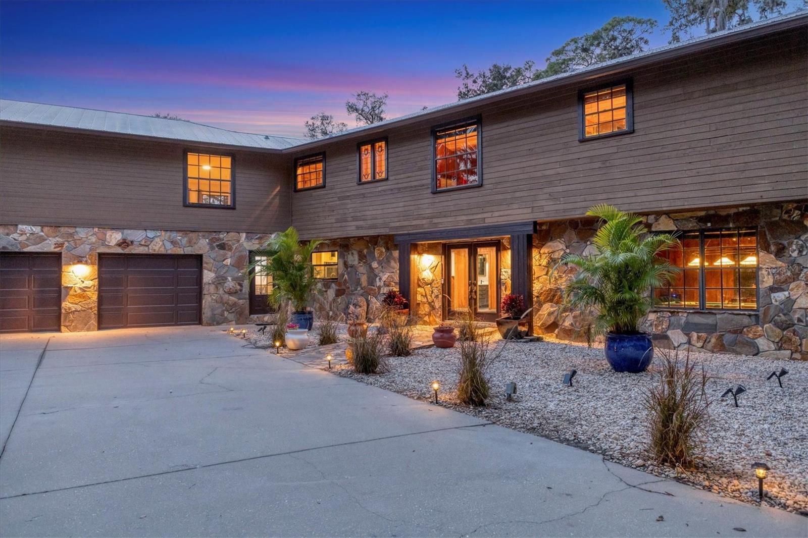 SHADOW OAKS - Residential