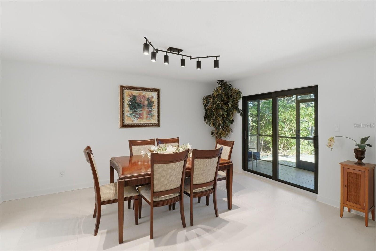 THE BAY VILLAS - Residential