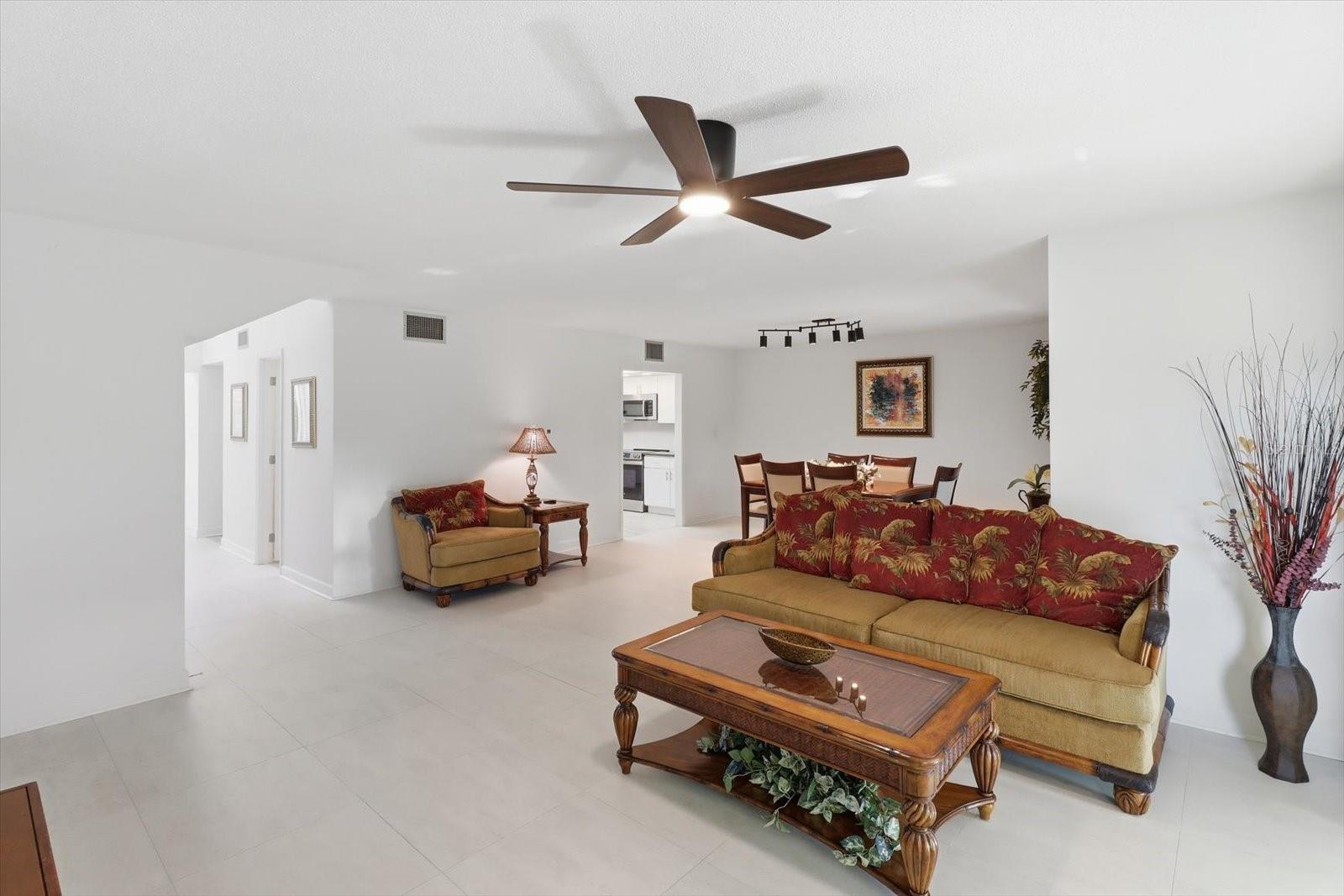 THE BAY VILLAS - Residential