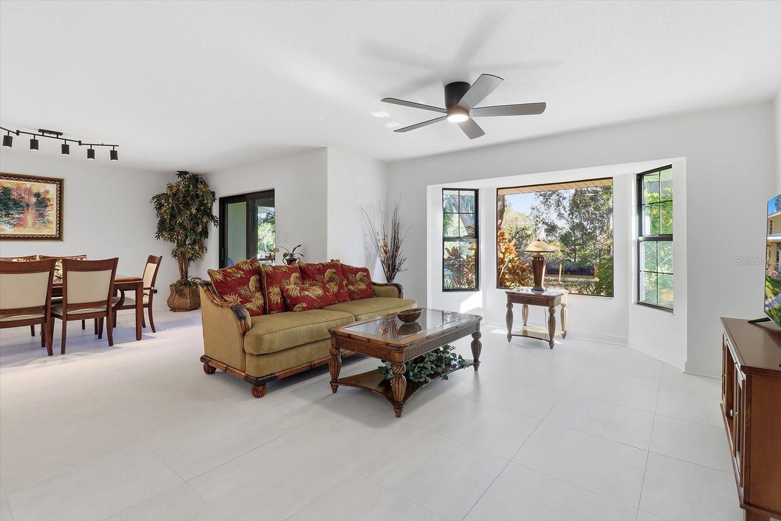 THE BAY VILLAS - Residential