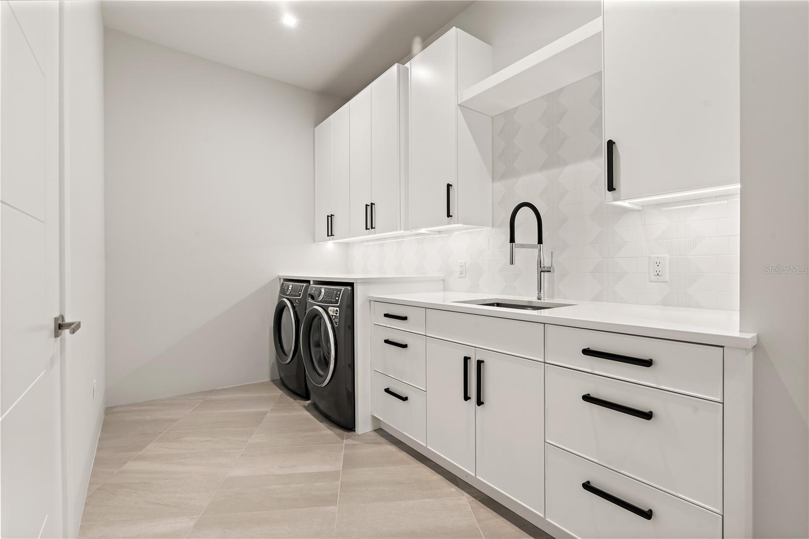 BAYSHORE ESTATES 4 - Residential