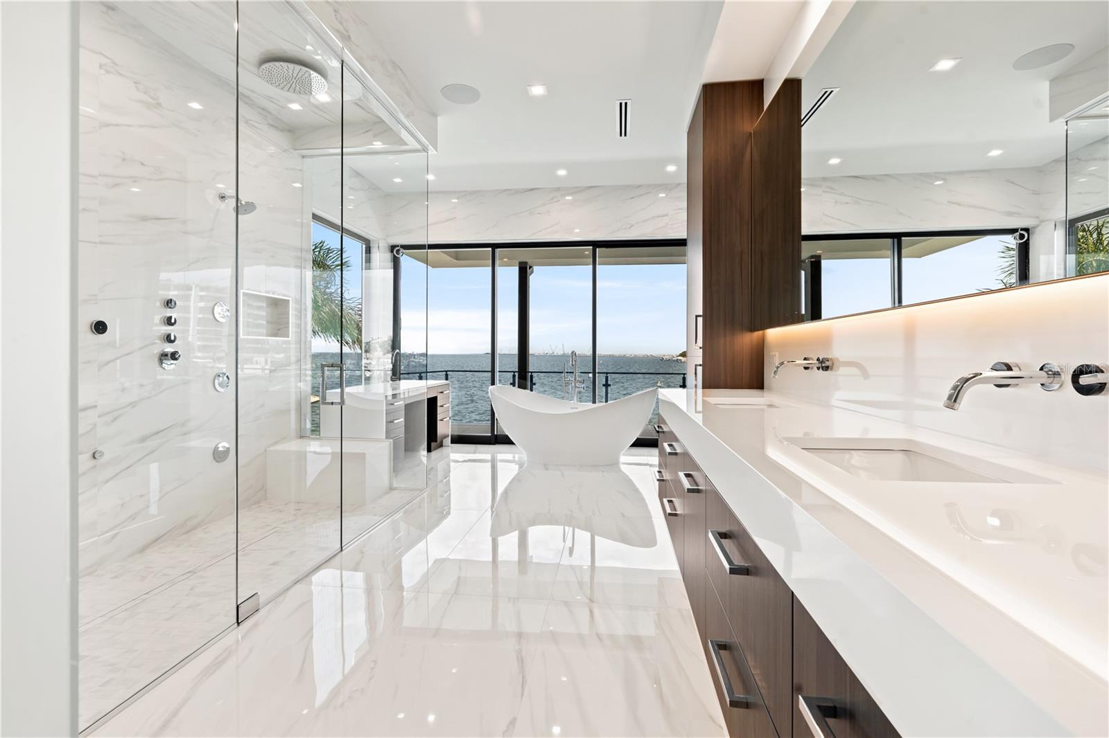 BAYSHORE ESTATES 4 - Residential