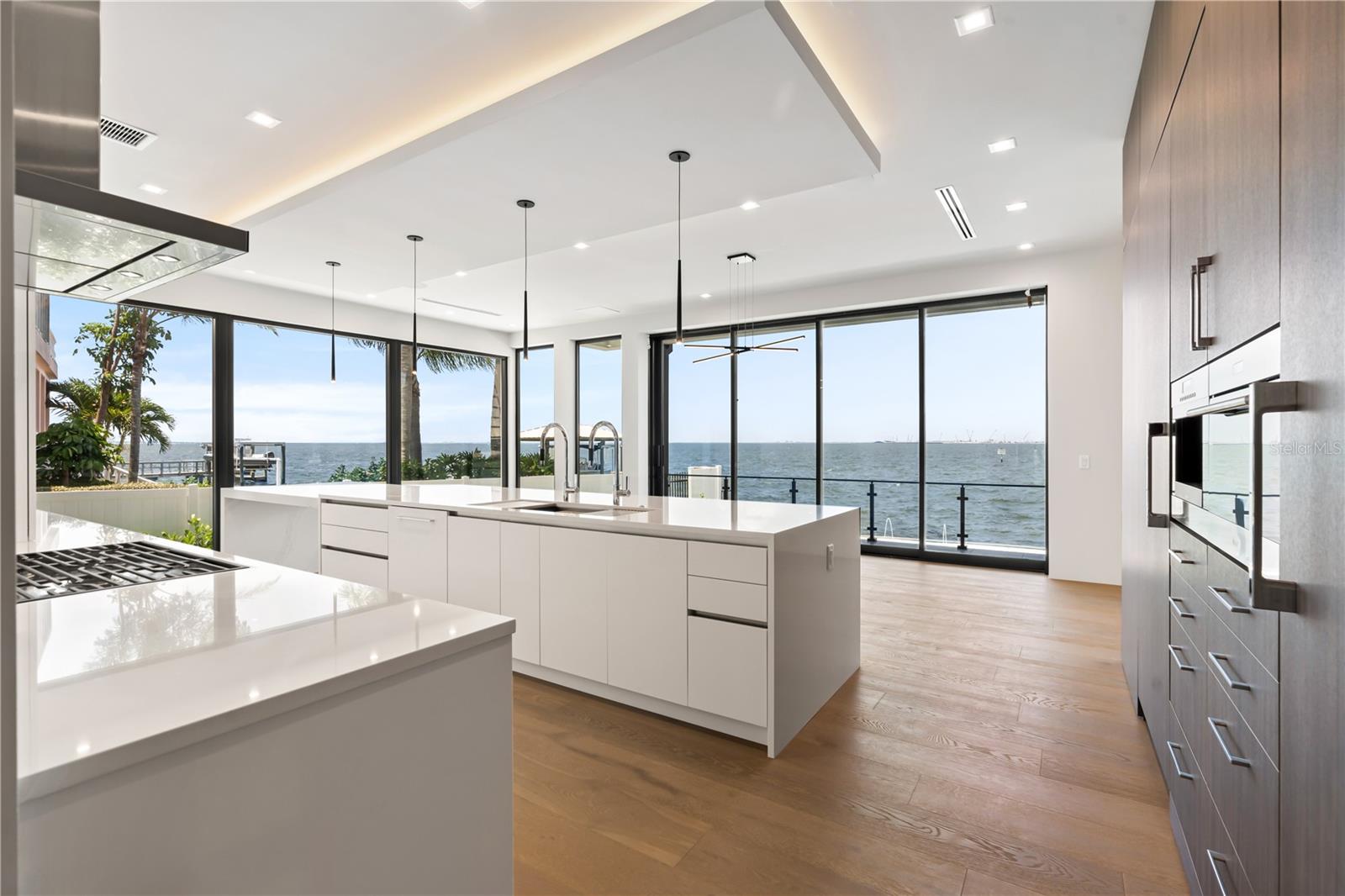BAYSHORE ESTATES 4 - Residential