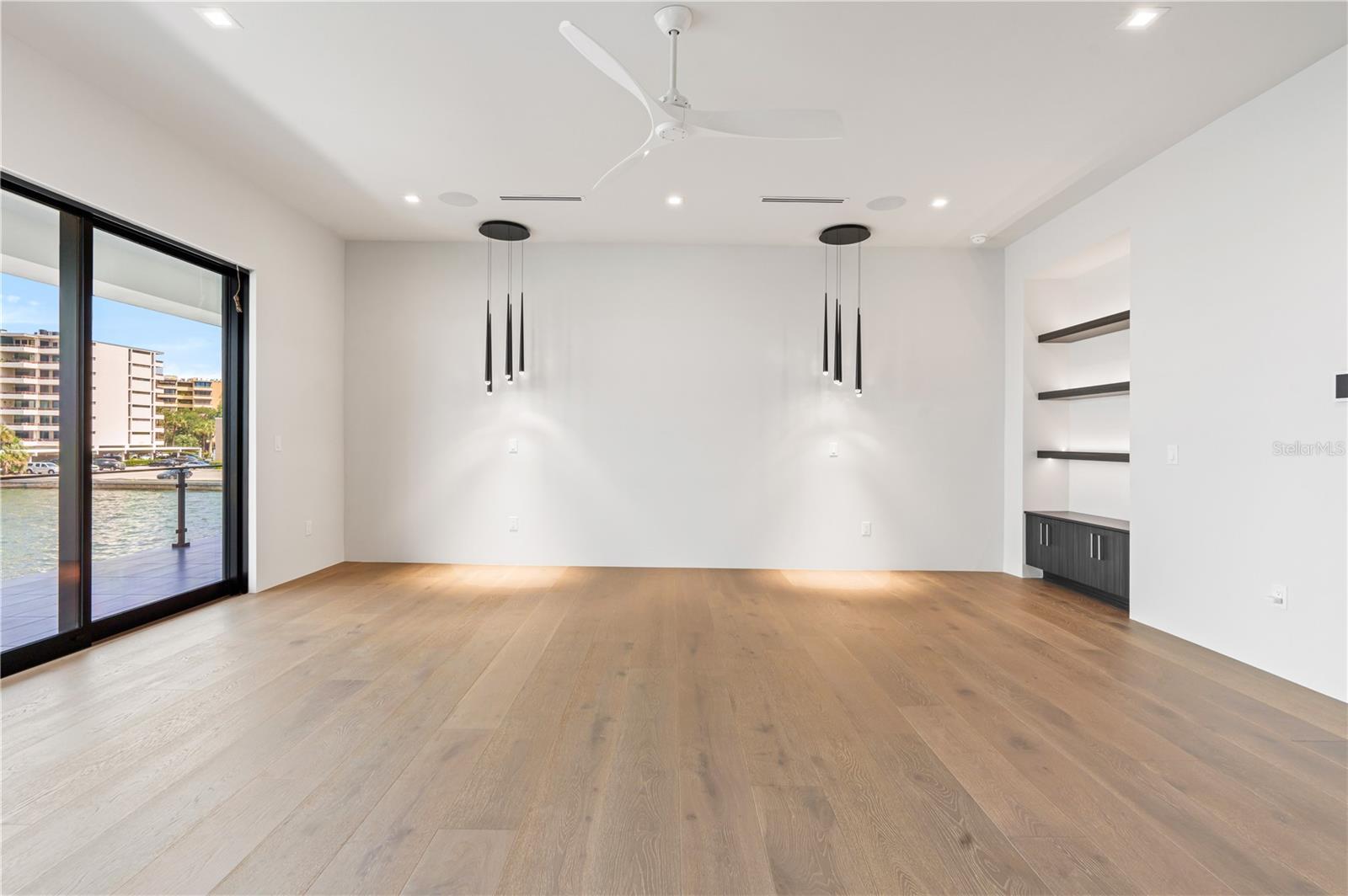 BAYSHORE ESTATES 4 - Residential