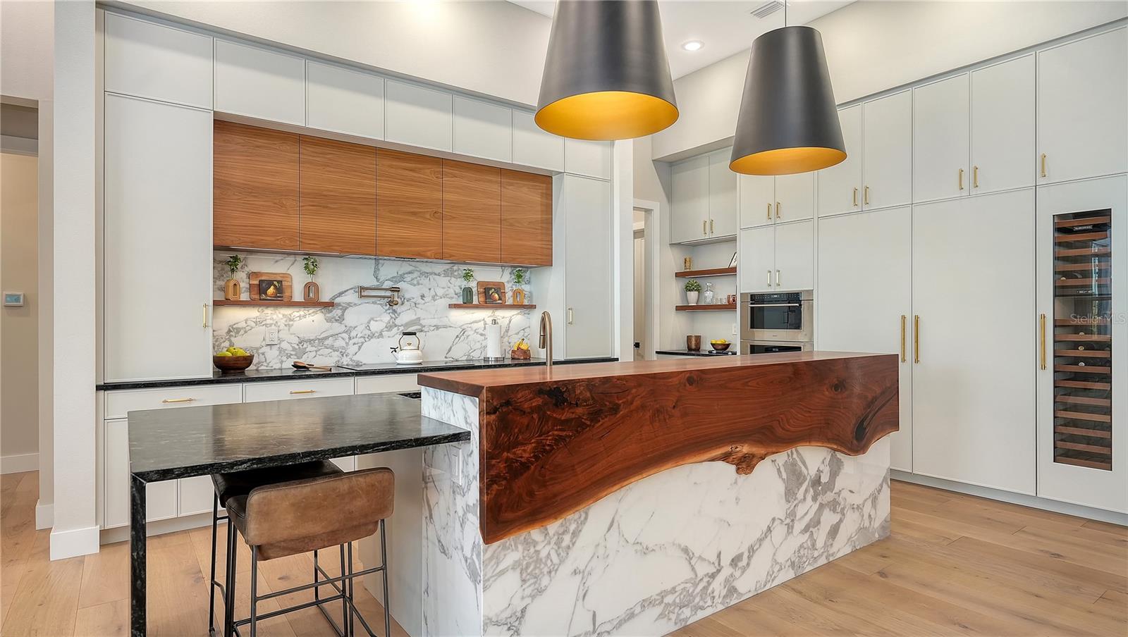 SOUTHPOINTE SHORES - Residential