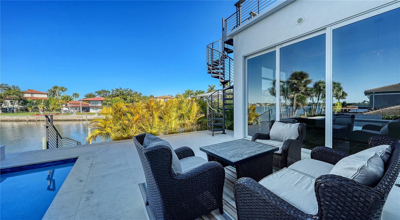 SOUTHPOINTE SHORES - Residential