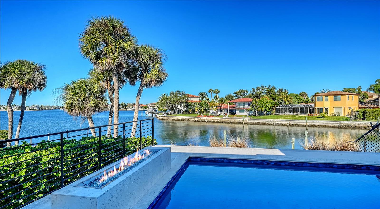 SOUTHPOINTE SHORES - Residential