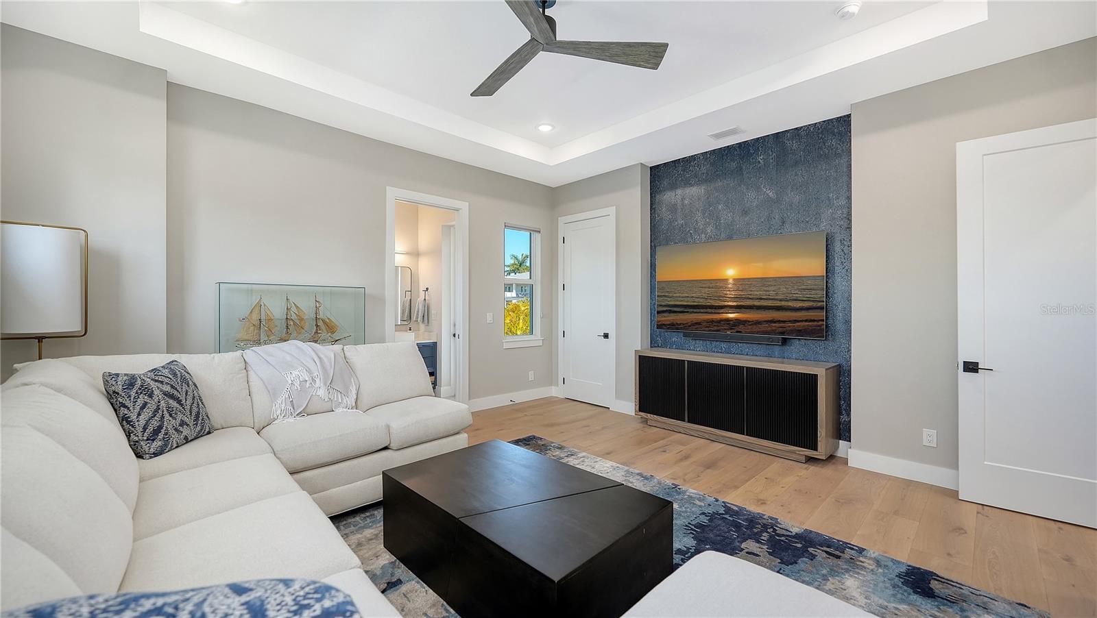 SOUTHPOINTE SHORES - Residential