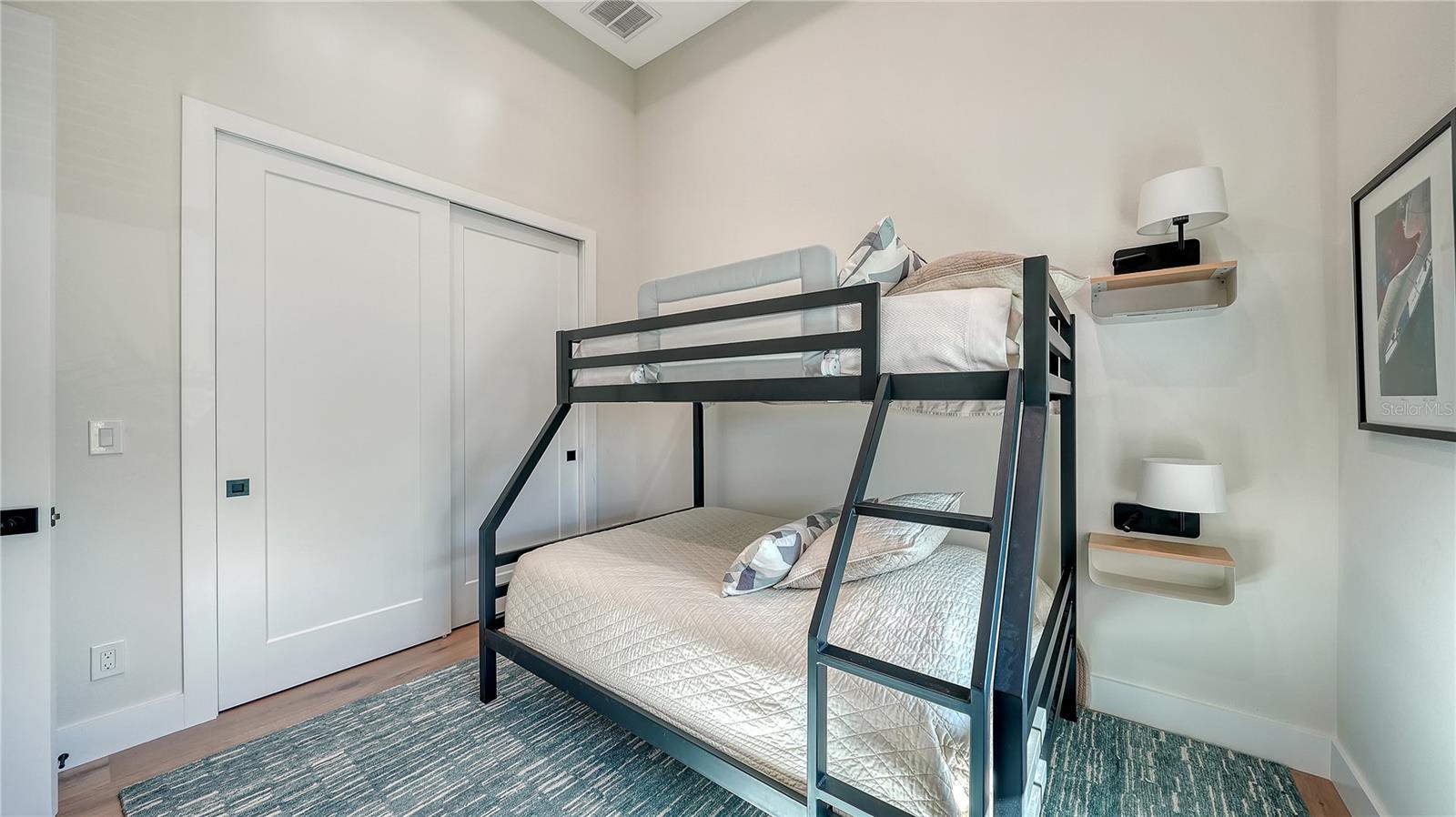 SOUTHPOINTE SHORES - Residential