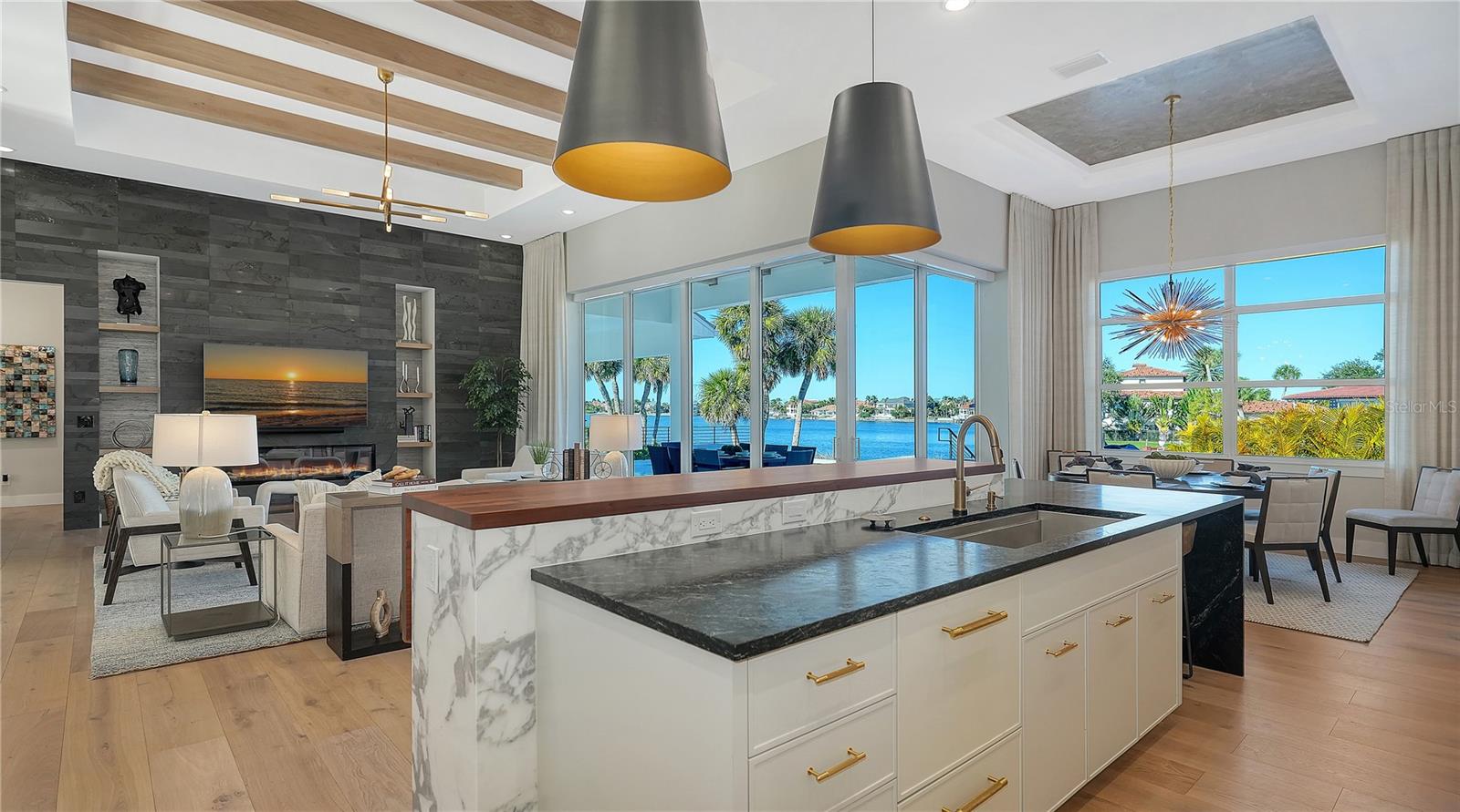 SOUTHPOINTE SHORES - Residential