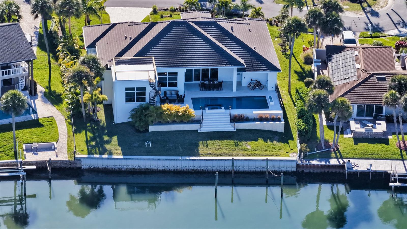 SOUTHPOINTE SHORES - Residential