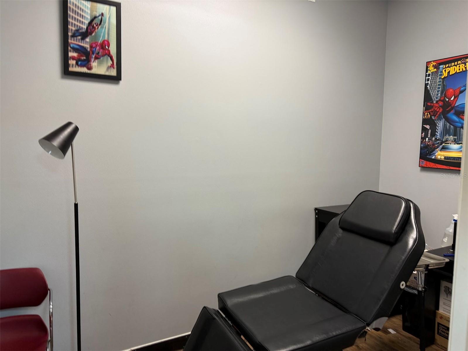 OCALA SQUARE - Commercial Lease