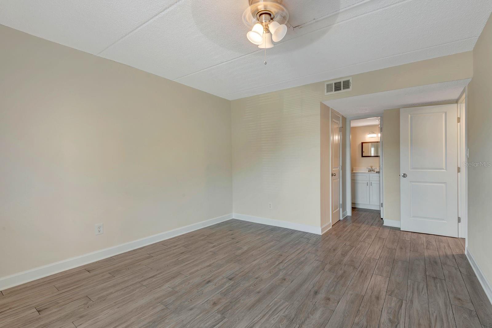 JAMESTOWN CONDO - Residential