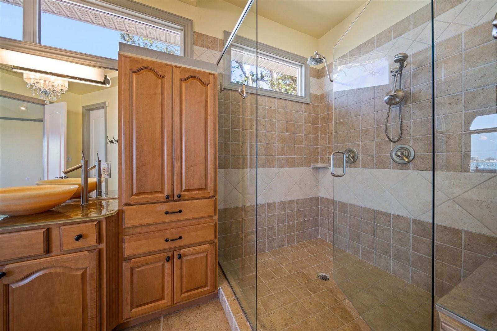 SUNSET BAY LOT 26 & SWLY 1/2 OF LOT 27 - Residential
