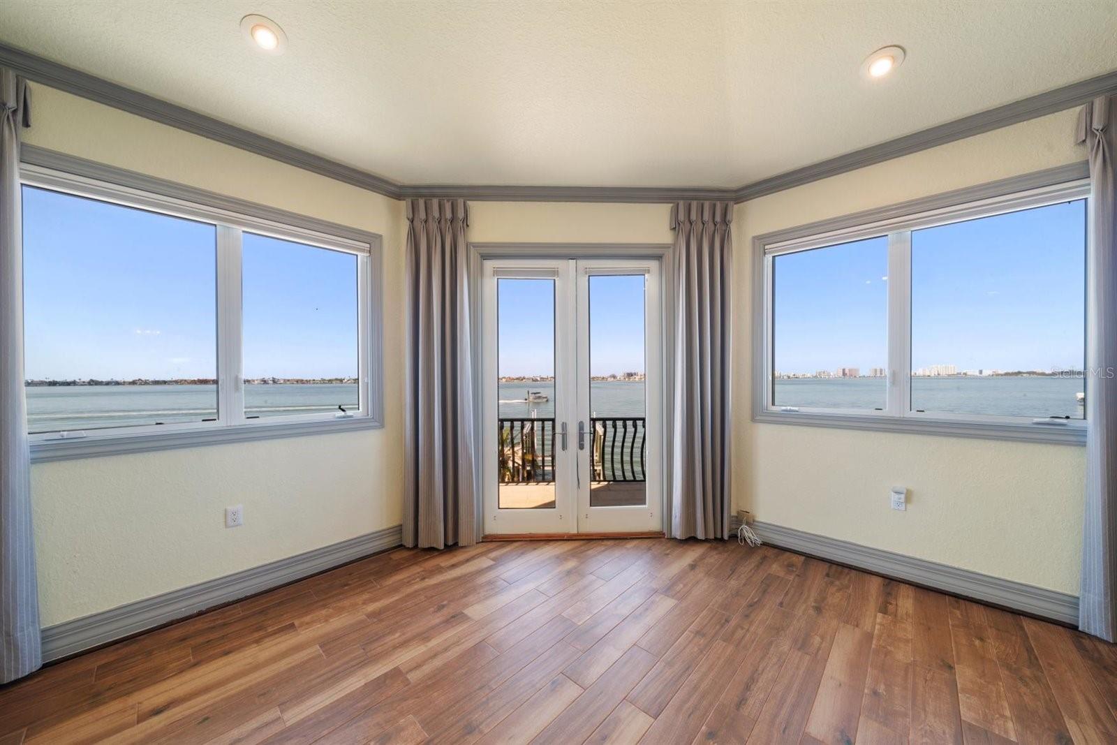 SUNSET BAY LOT 26 & SWLY 1/2 OF LOT 27 - Residential