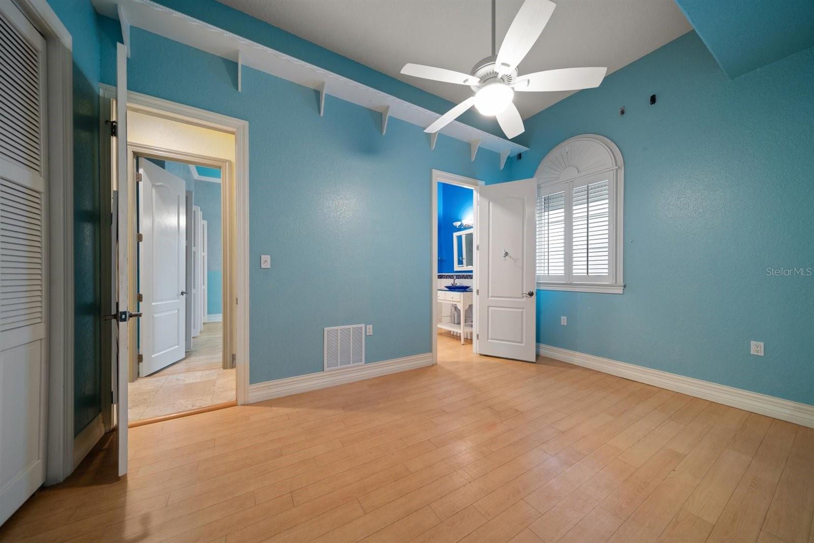 SUNSET BAY LOT 26 & SWLY 1/2 OF LOT 27 - Residential