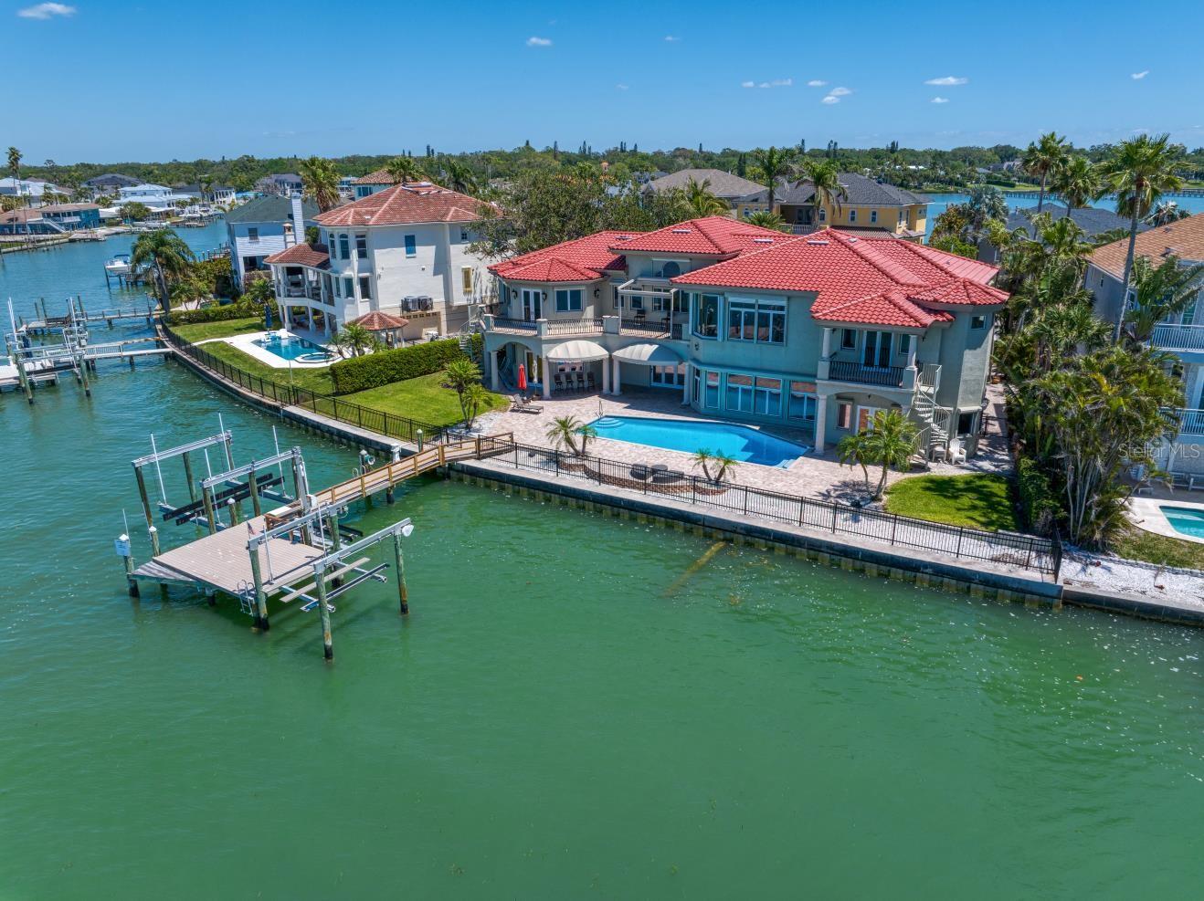 SUNSET BAY LOT 26 & SWLY 1/2 OF LOT 27 - Residential